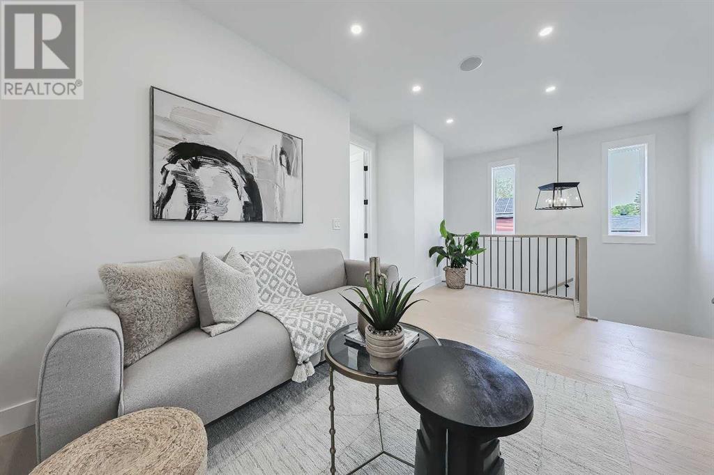 Single Family House for Sale in   Avenue NE Tuxedo Park Calgary 