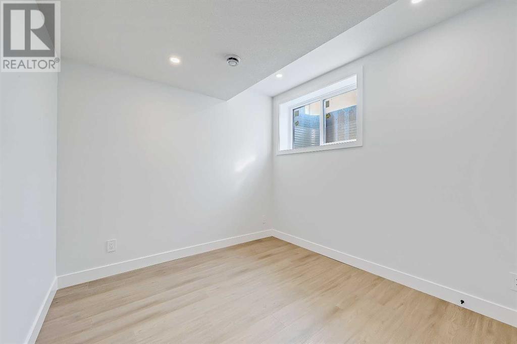 Single Family House for Sale in   Avenue NE Tuxedo Park Calgary 