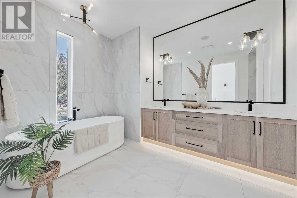Single Family House for Sale in   Avenue NE Tuxedo Park Calgary 
