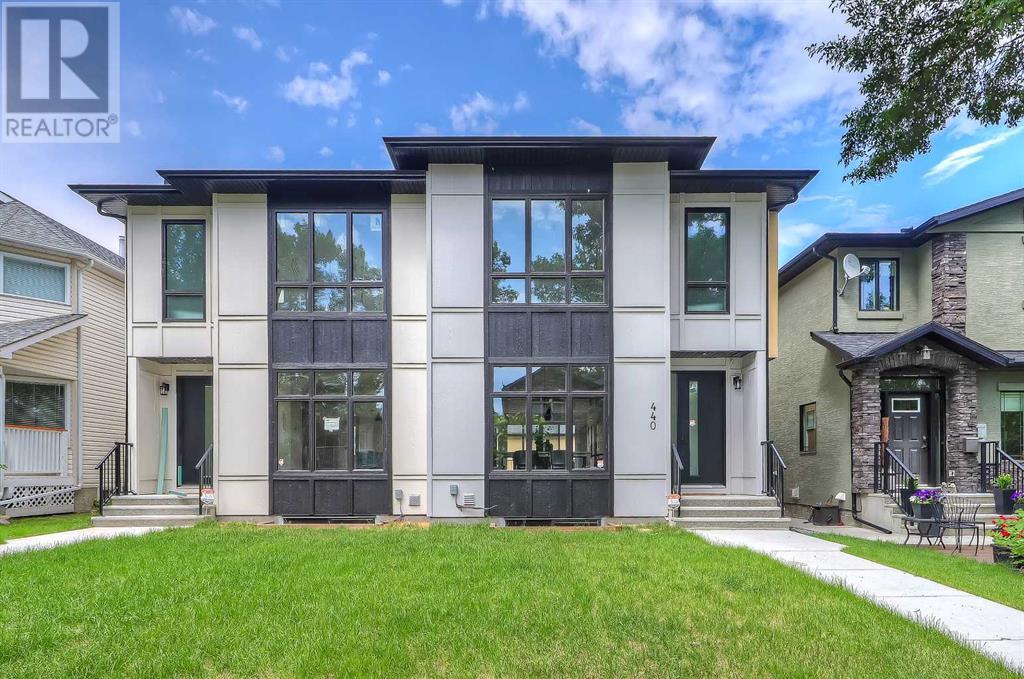 Single Family House for Sale in   Avenue NW Mount Pleasant Calgary 