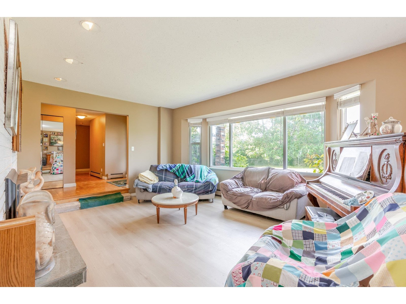 Photo 8 of 24990 36 Avenue, Langley BC