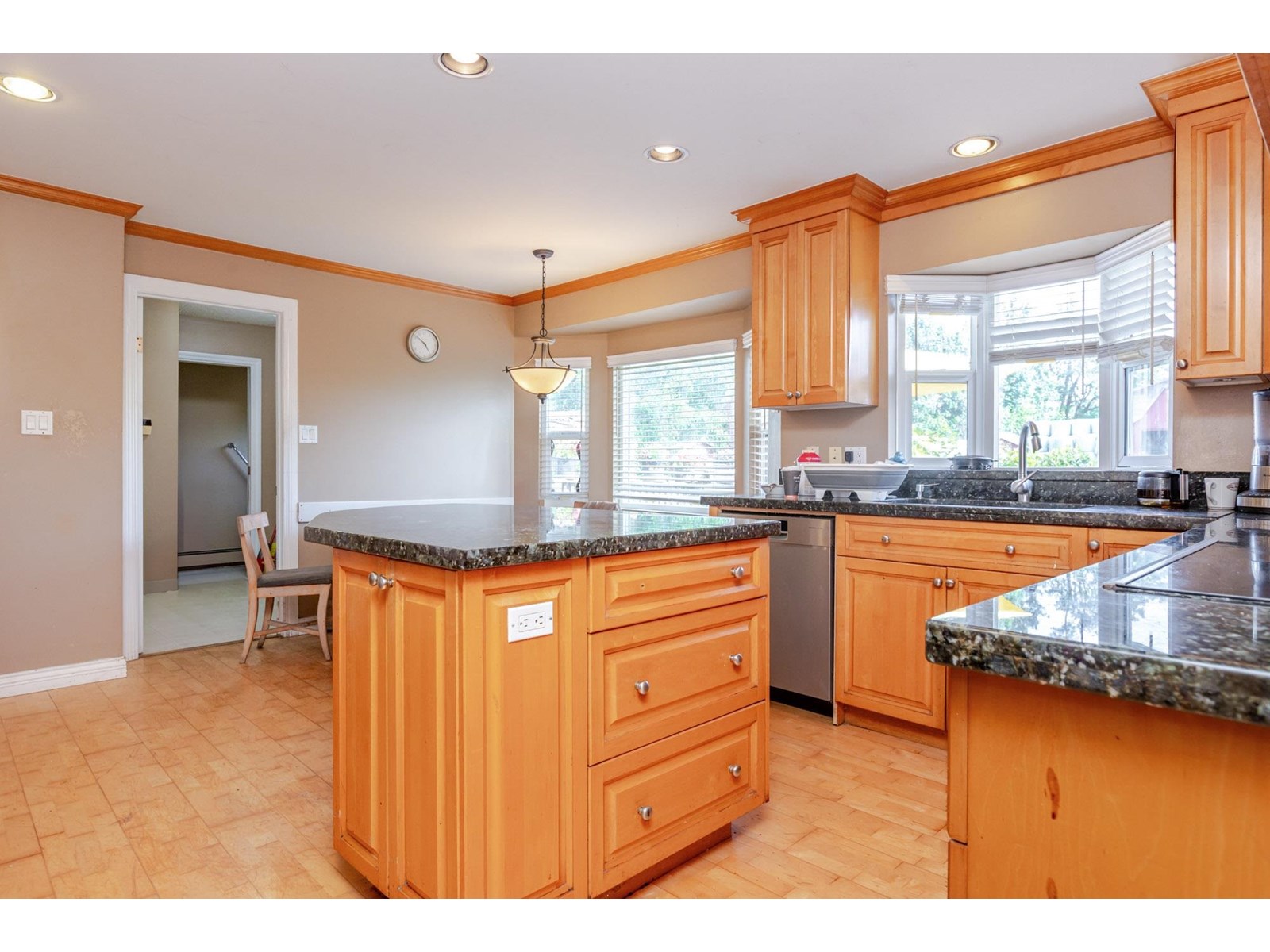Photo 13 of 24990 36 Avenue, Langley BC