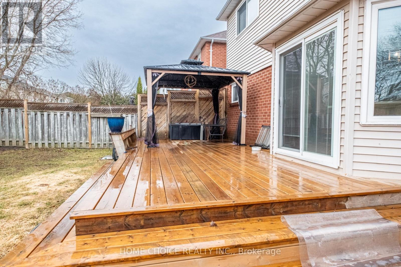 Photo 19 of 27 Doncaster Crescent, Clarington ON