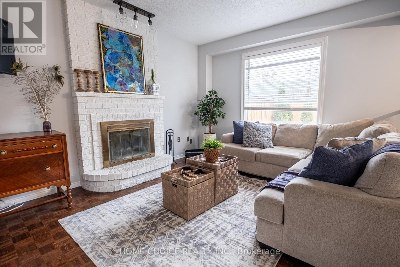 Photo 22 of 27 Doncaster Crescent, Clarington ON
