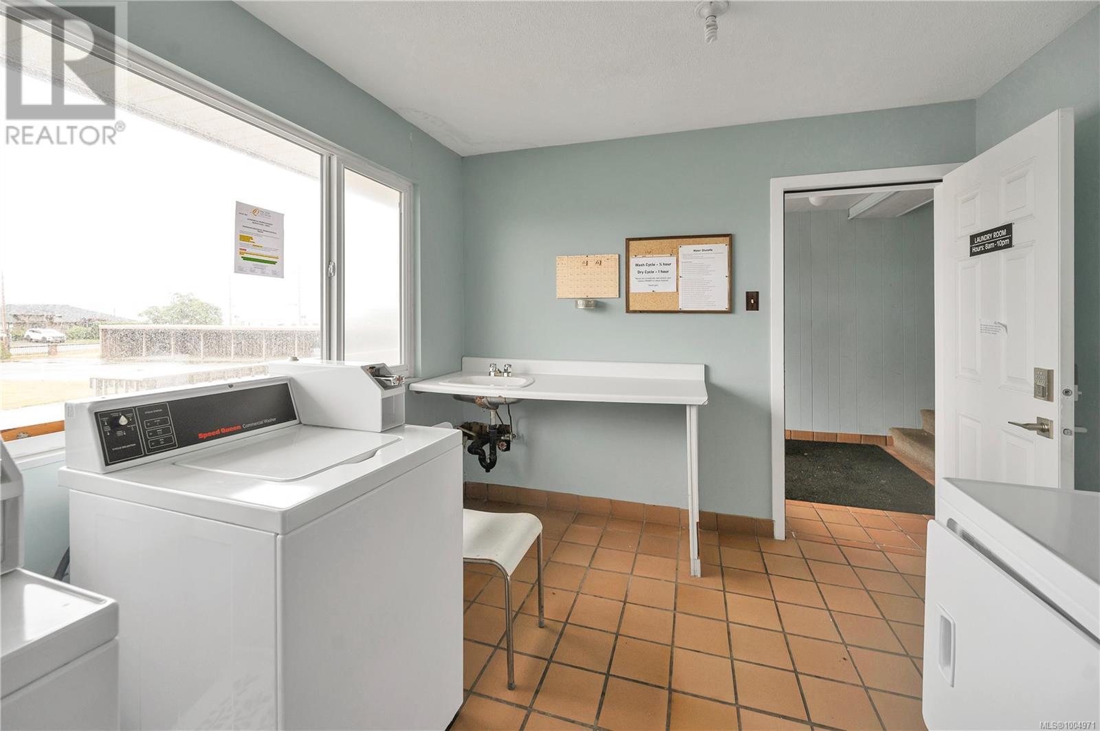 Photo 3 of 28 940 Island Hwy S, Campbell River BC