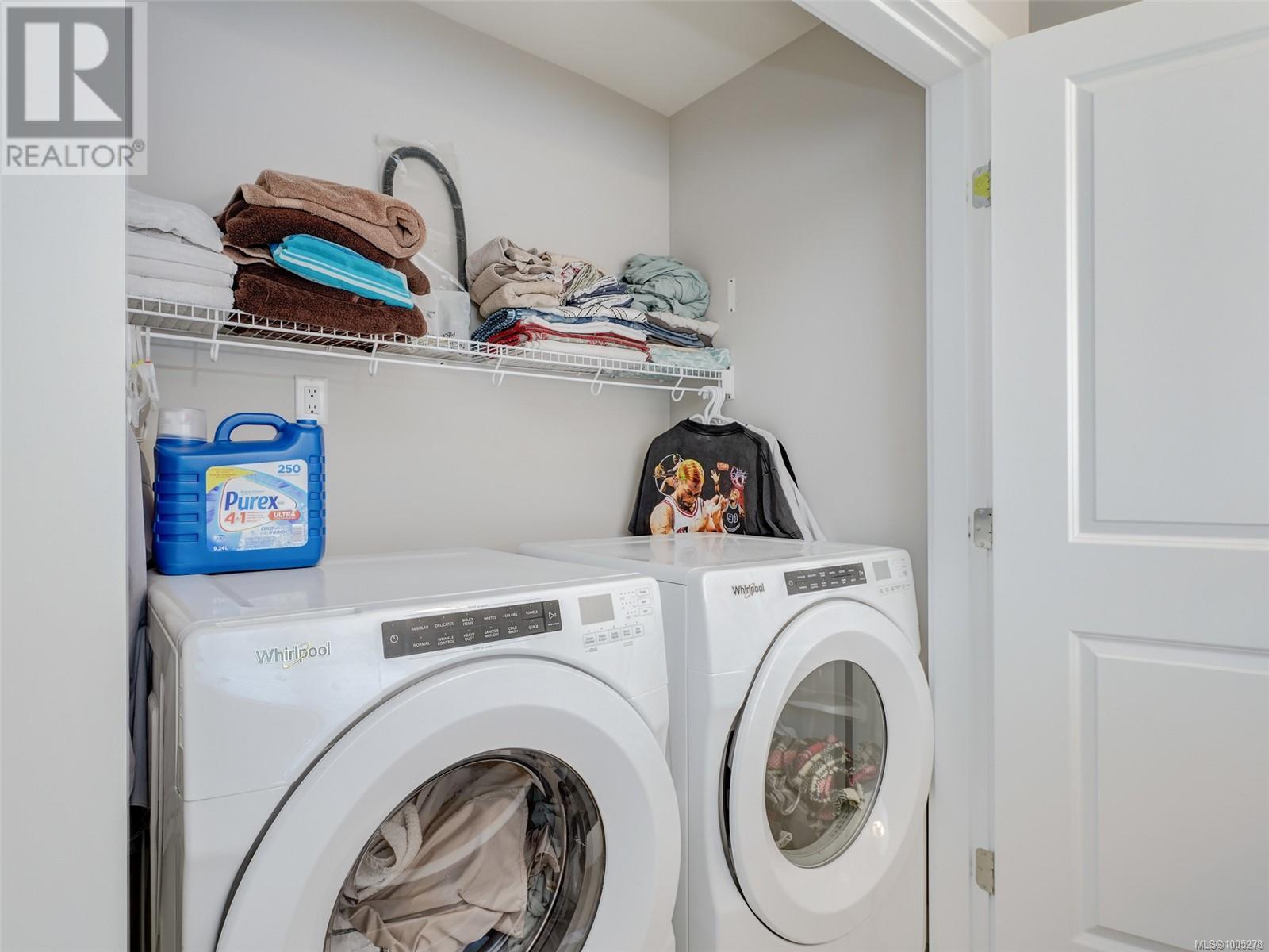Photo 10 of 3380 Curlew St, Colwood BC