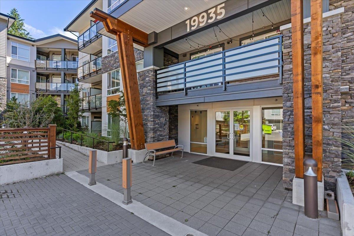 Photo 1 of 204 19935 75 A Avenue, Langley BC