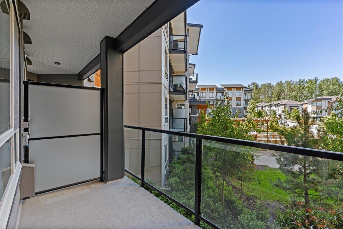 Photo 16 of 204 19935 75 A Avenue, Langley BC