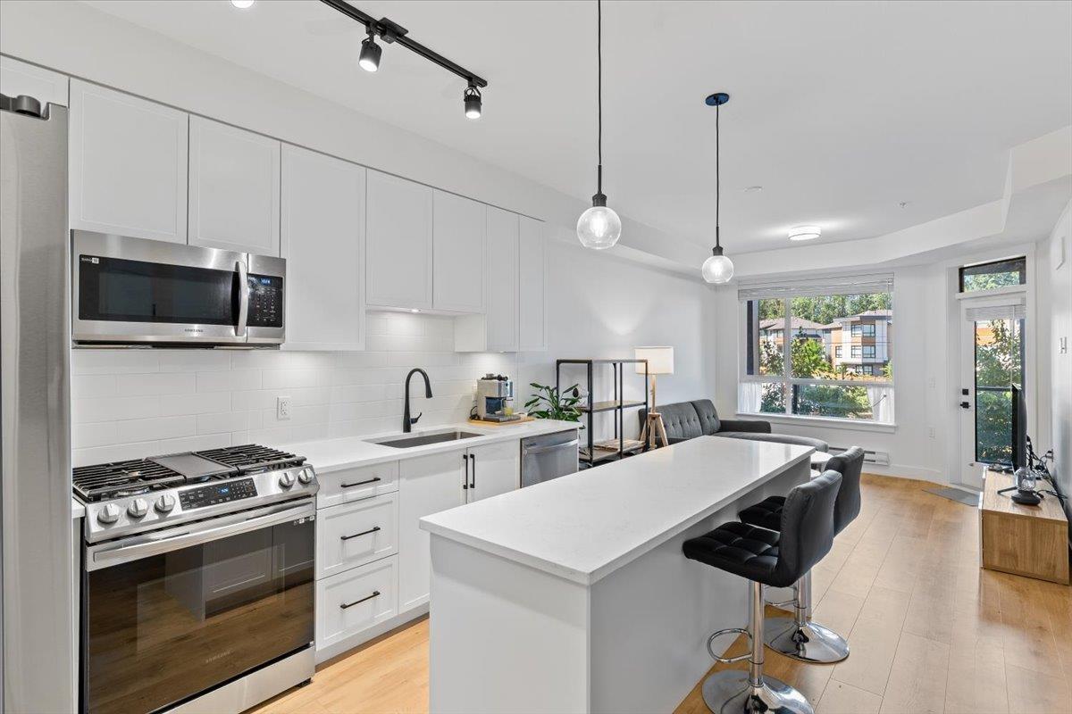 Photo 4 of 204 19935 75 A Avenue, Langley BC