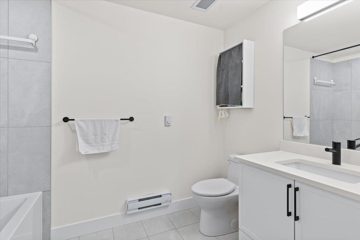 Photo 12 of 204 19935 75 A Avenue, Langley BC