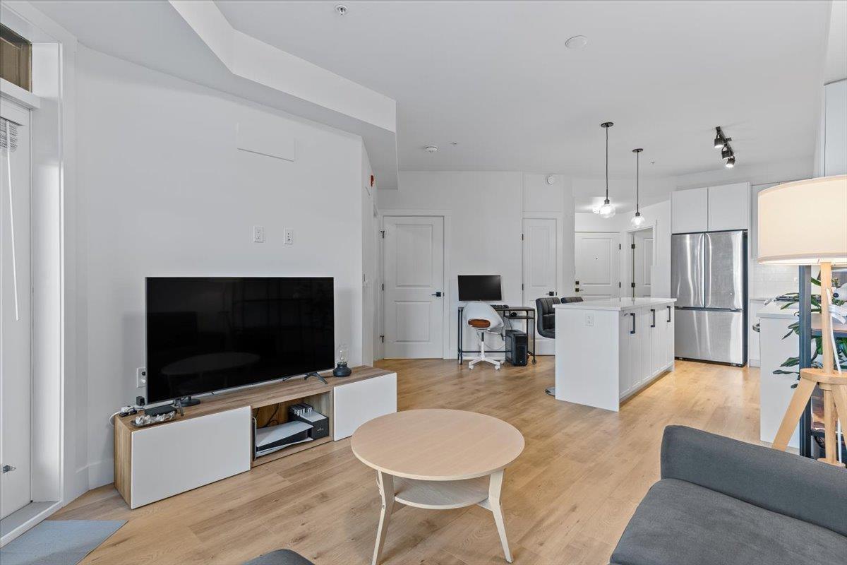 Photo 9 of 204 19935 75 A Avenue, Langley BC