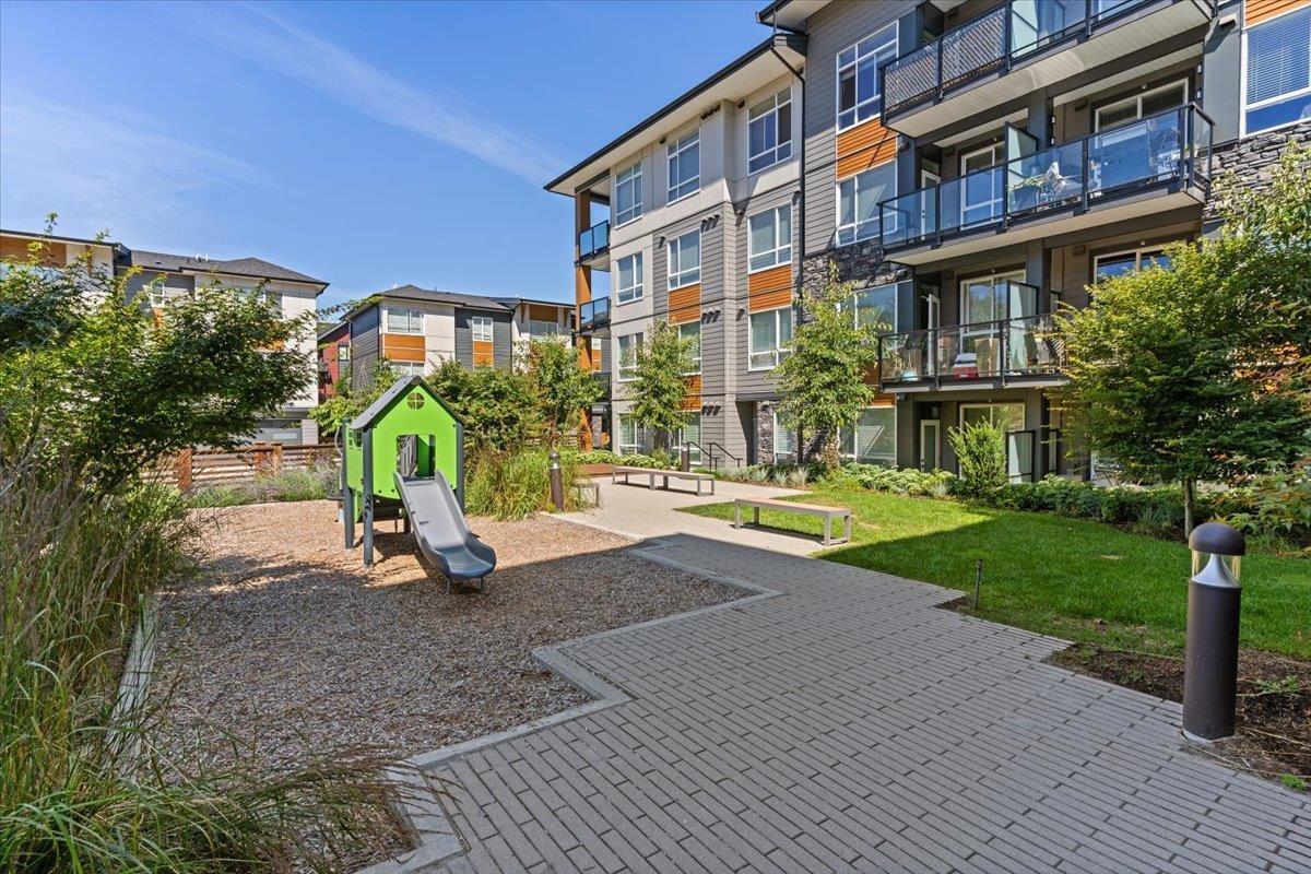 Photo 3 of 204 19935 75 A Avenue, Langley BC