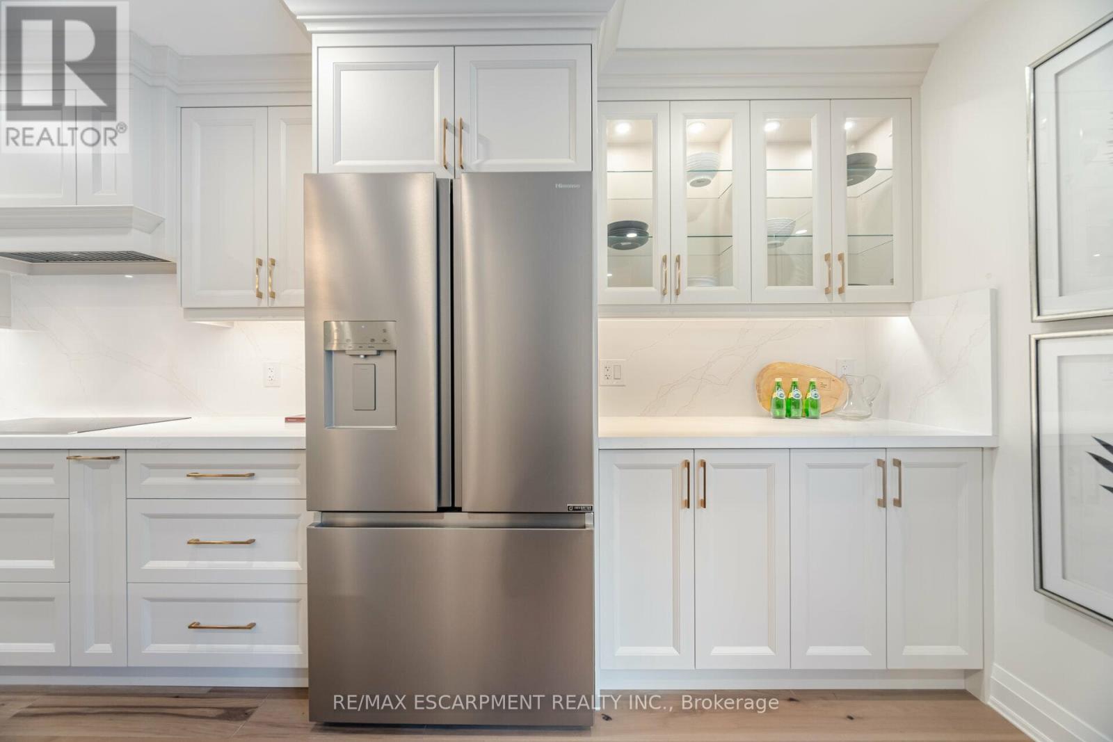 Photo 15 of 3150 Bentworth Drive, Burlington ON