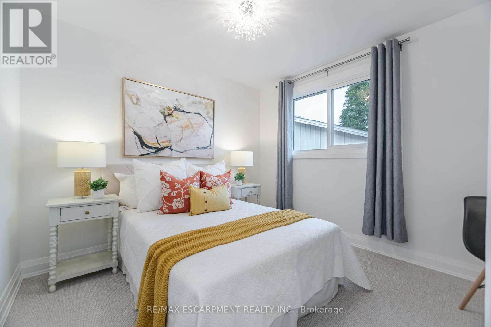 Photo 27 of 3150 Bentworth Drive, Burlington ON