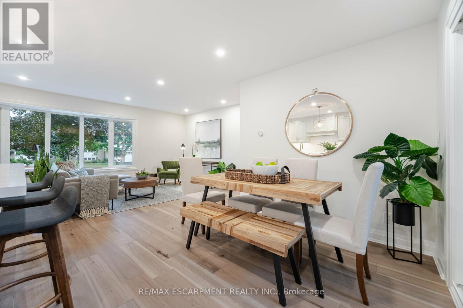 Photo 28 of 3150 Bentworth Drive, Burlington ON