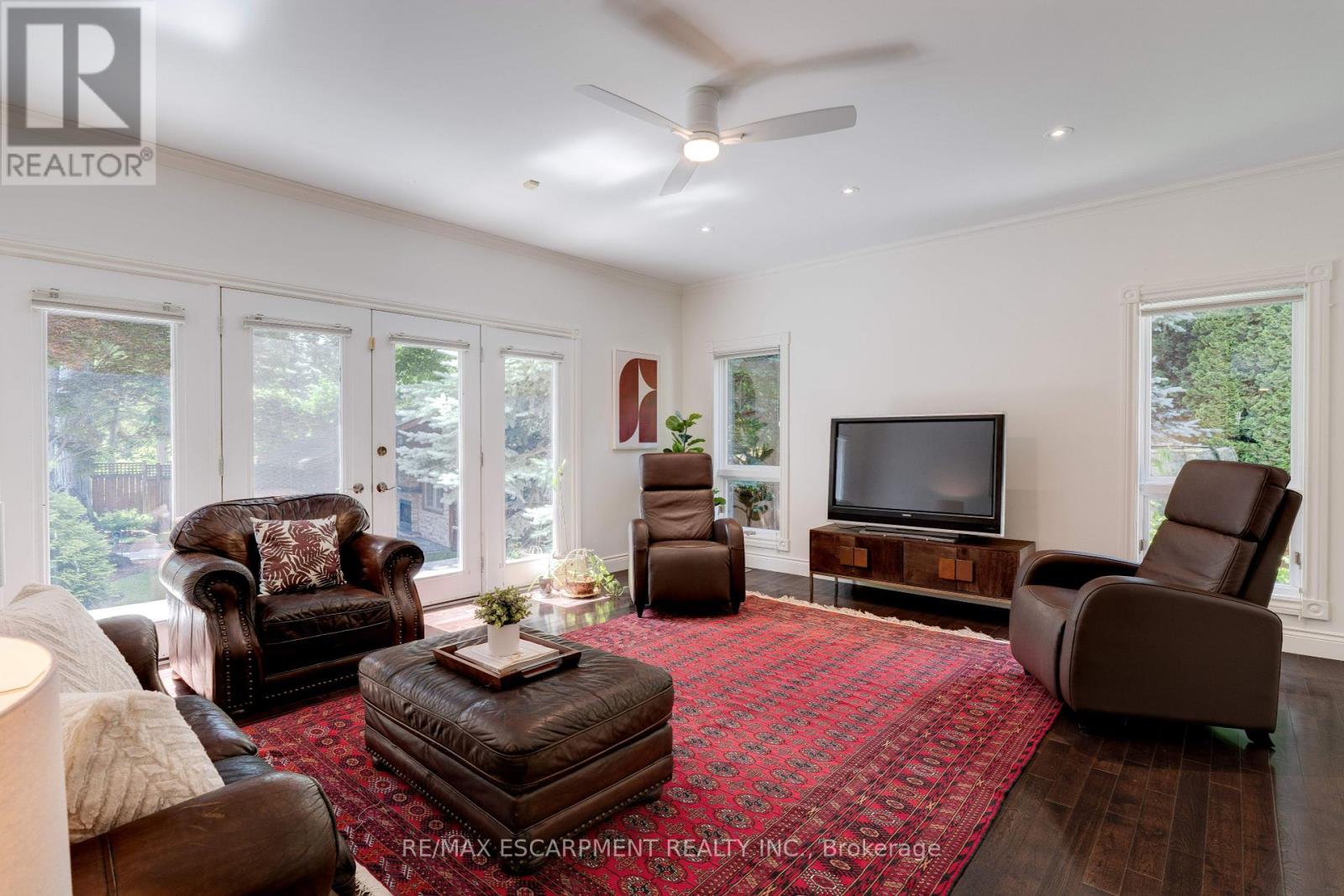Photo 46 of 106 Appleby Place, Burlington ON