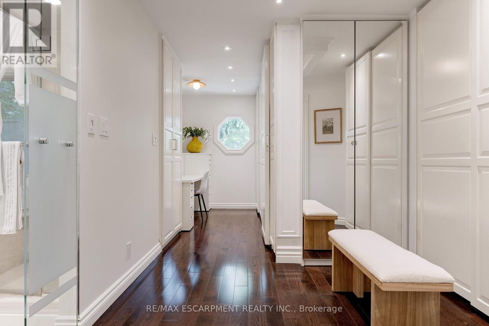 Photo 23 of 106 Appleby Place, Burlington ON