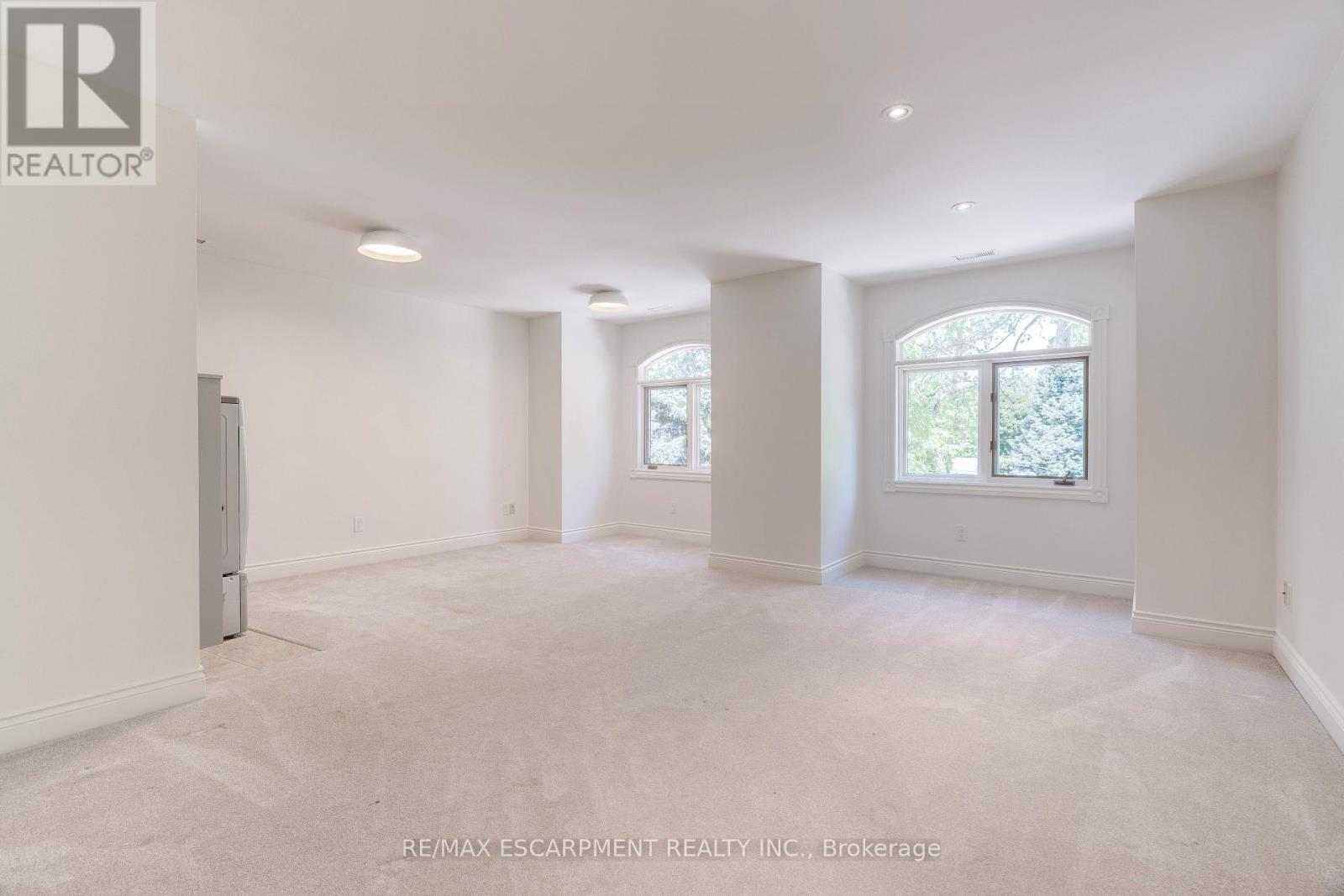 Photo 44 of 106 Appleby Place, Burlington ON