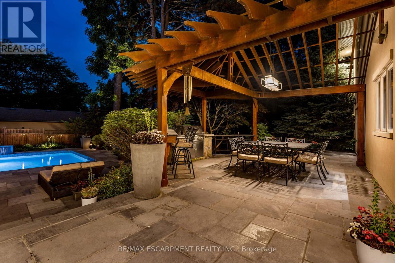 Photo 36 of 106 Appleby Place, Burlington ON