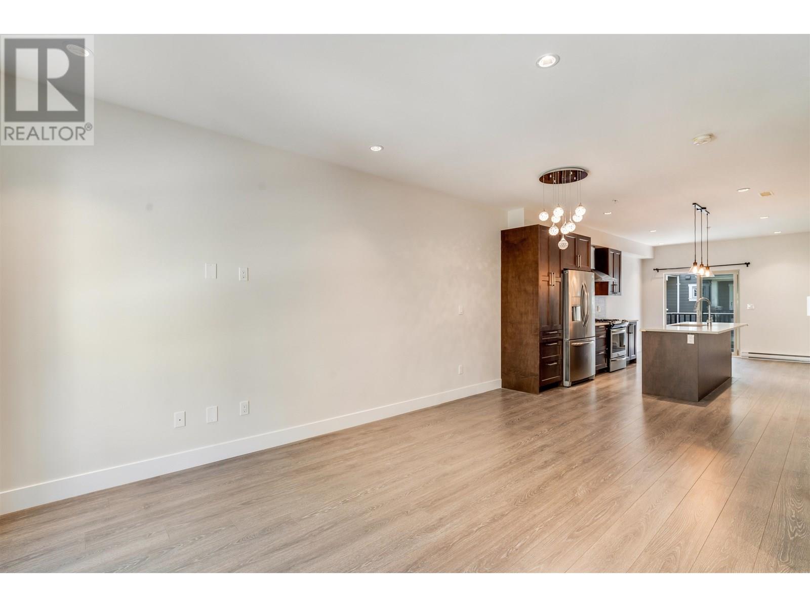 Photo 1 of 54 843 Ewen Avenue, New Westminster BC