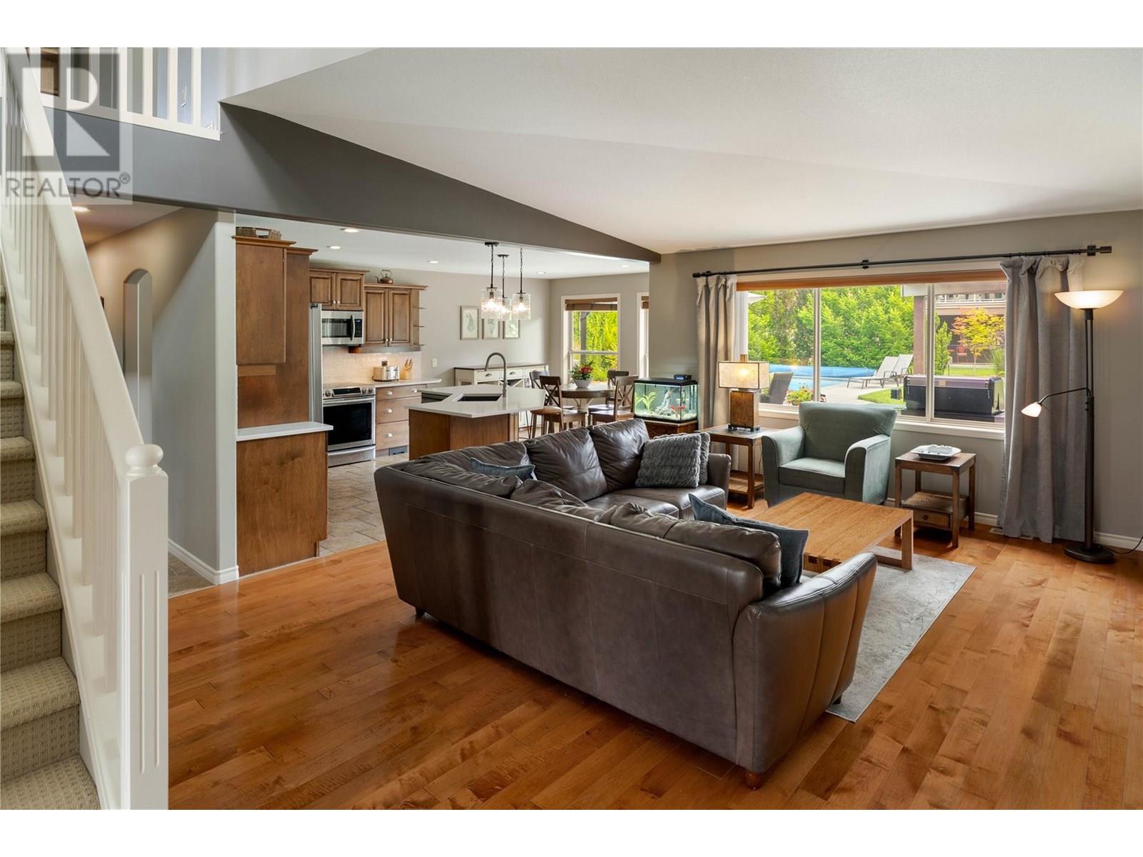 Photo 5 of 2464 Selkirk Drive, Kelowna BC
