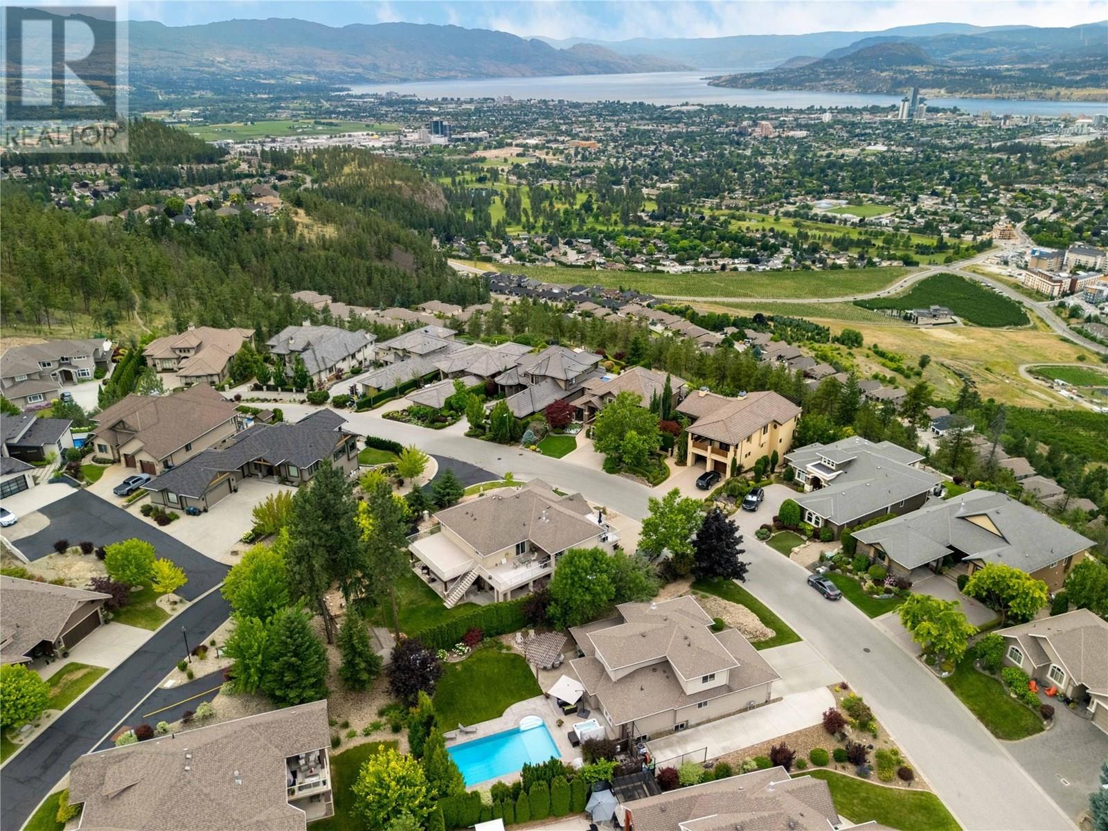 Photo 3 of 2464 Selkirk Drive, Kelowna BC