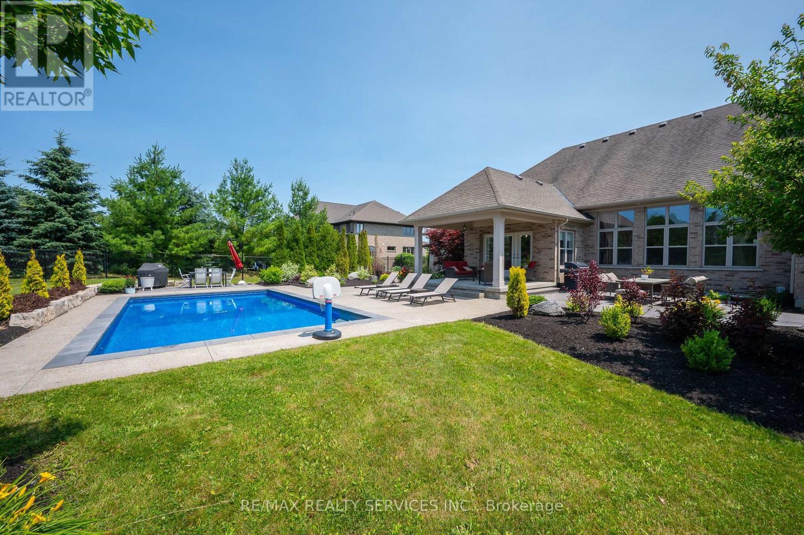 Photo 10 of 23 Old Ruby Lane, Puslinch ON