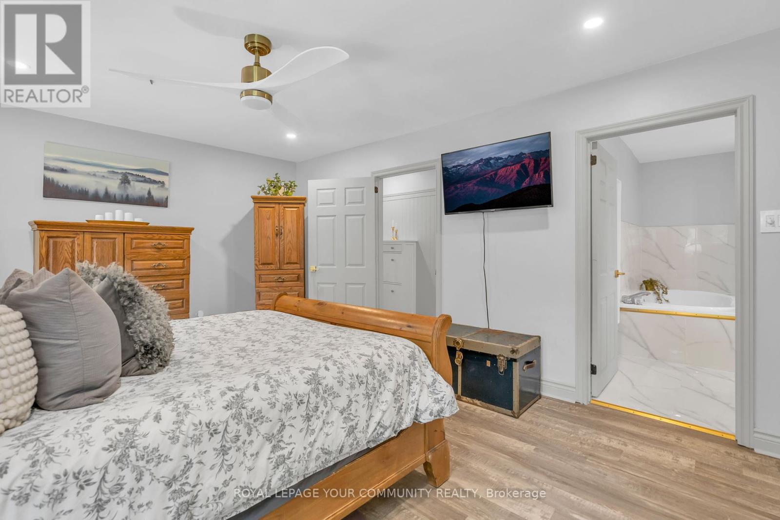 Photo 36 of 26832 Park Road, Georgina ON