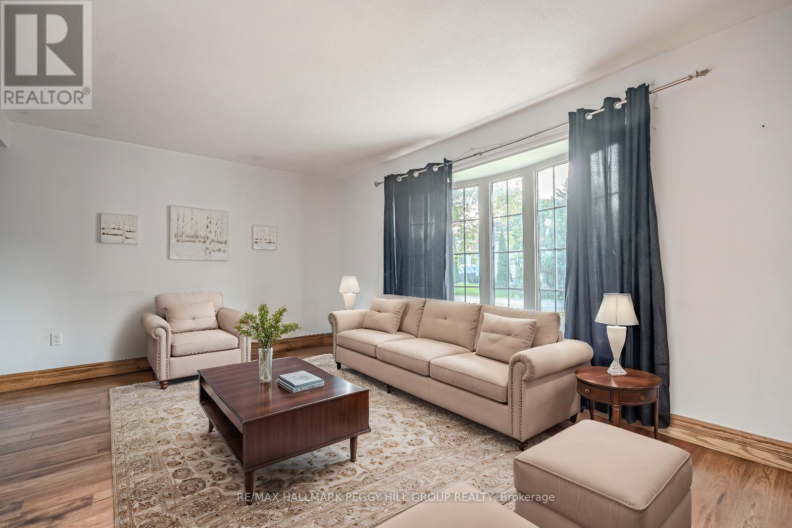Photo 8 of 211 Phillips Street, Barrie ON