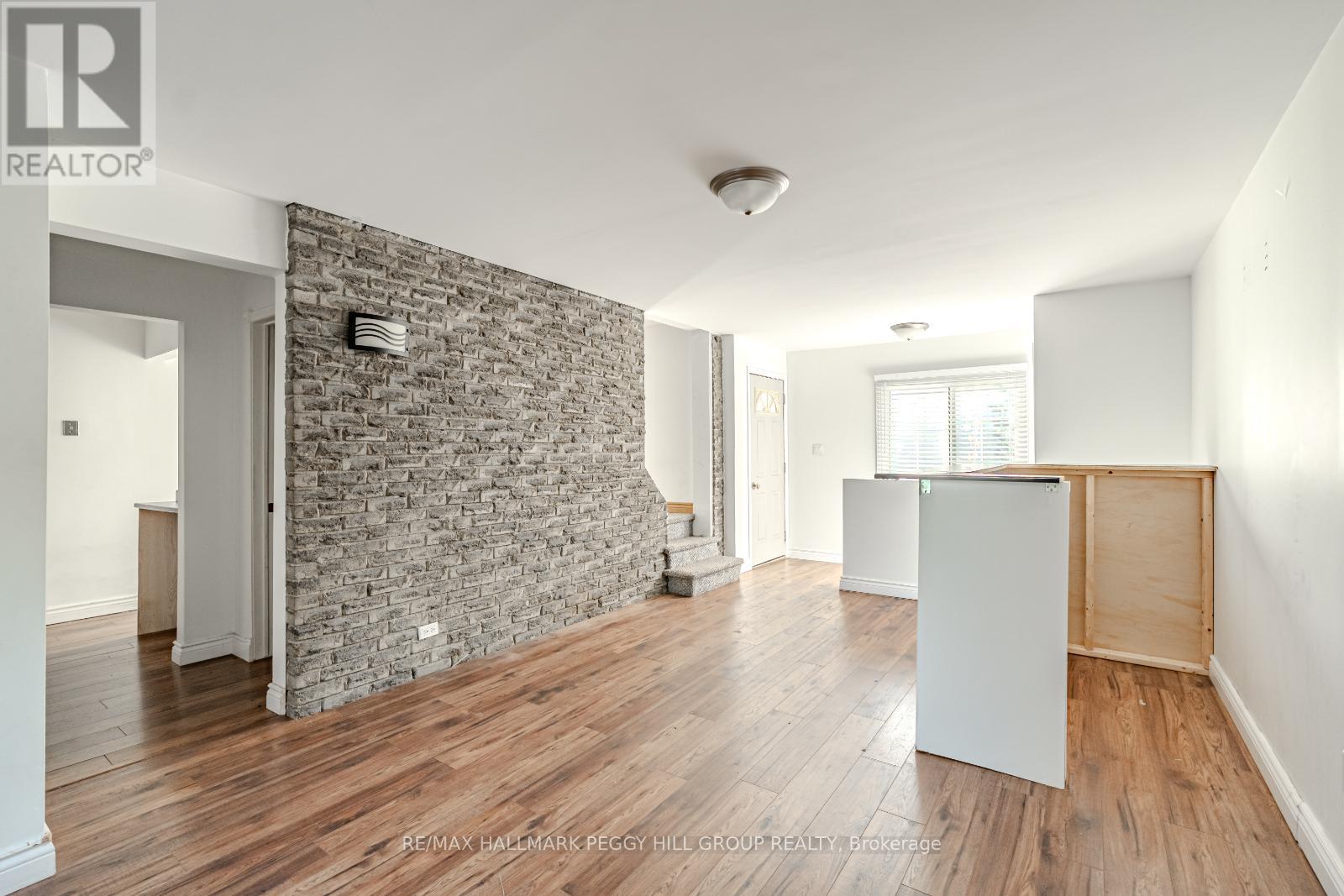 Photo 21 of 211 Phillips Street, Barrie ON