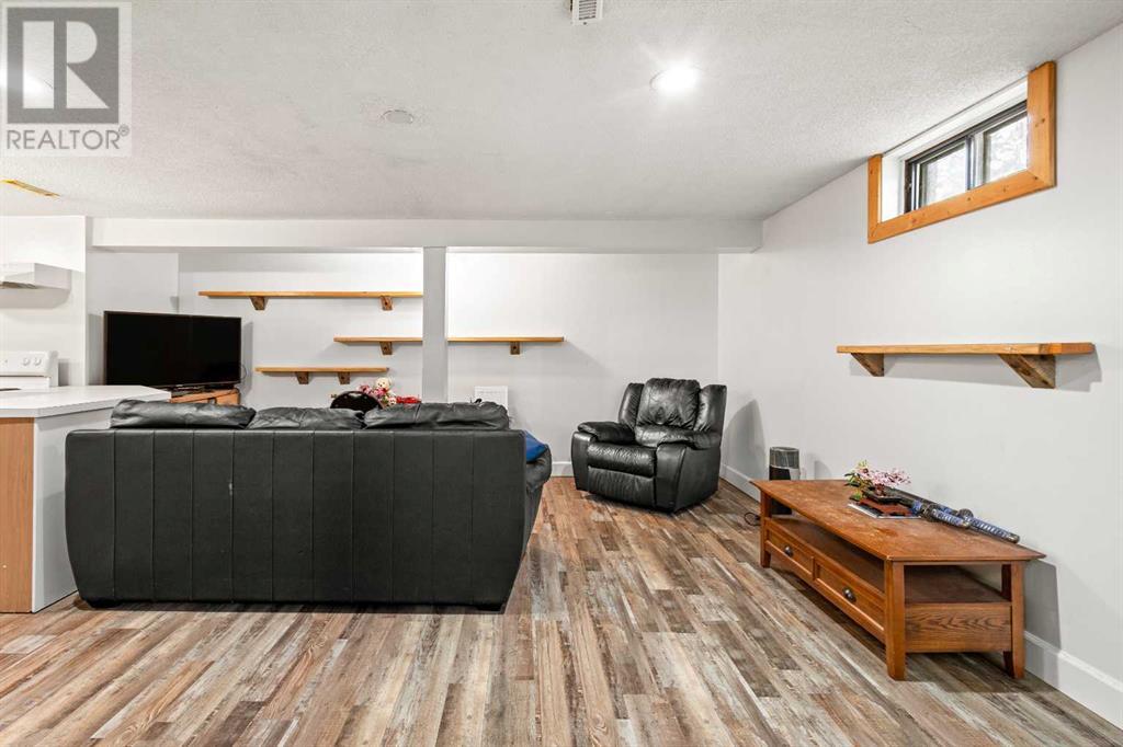 2439 46 Street SE, Calgary, Alberta