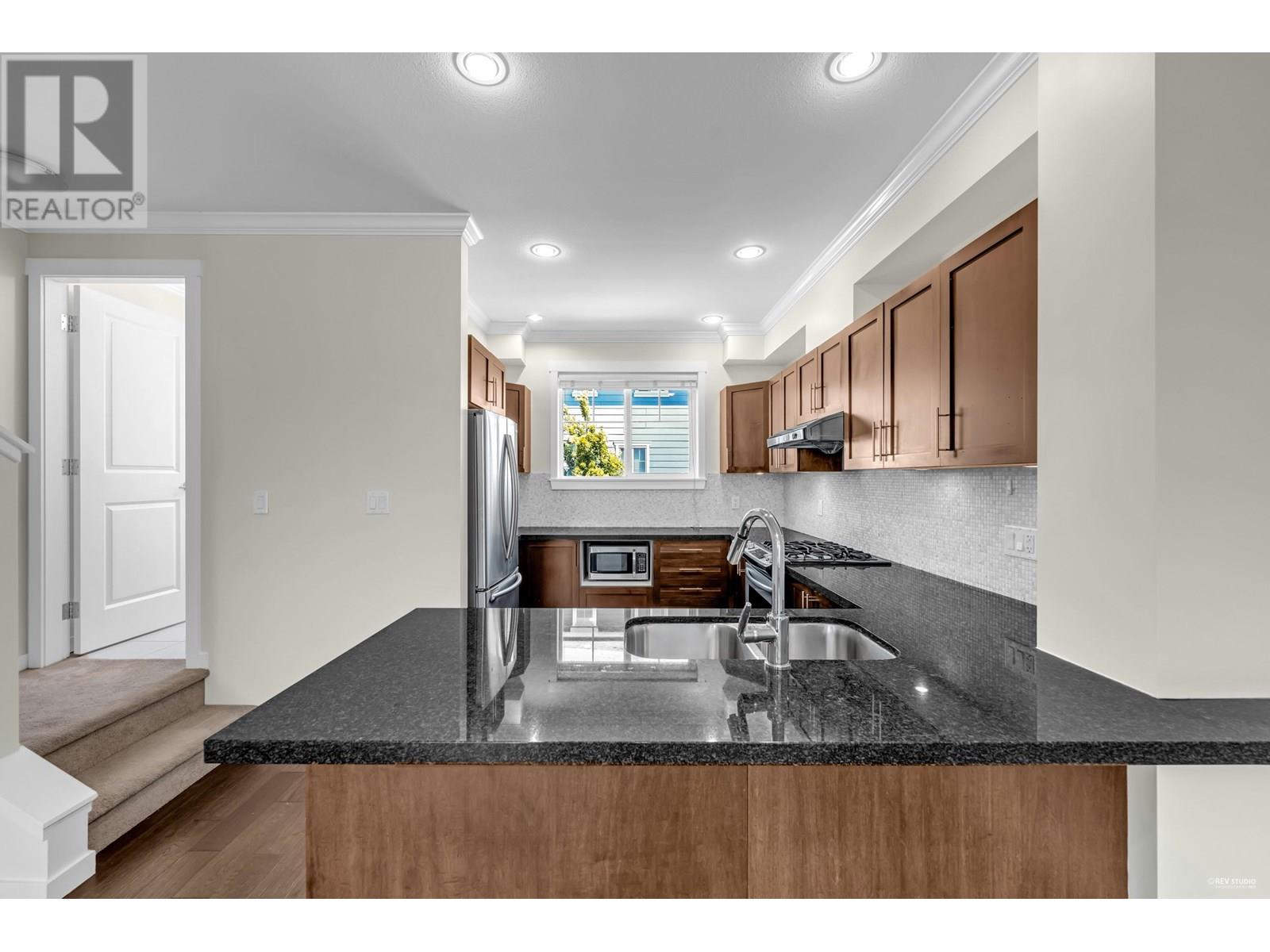 Photo 10 of 8 9580 Alberta Road, Richmond BC