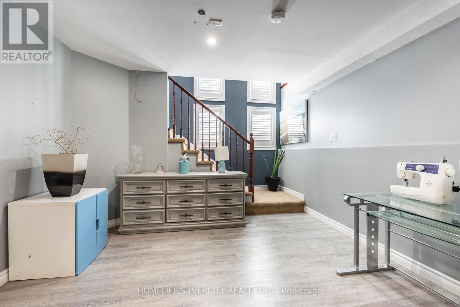 Photo 6 of 8409 Greenfield Crescent, Niagara Falls ON