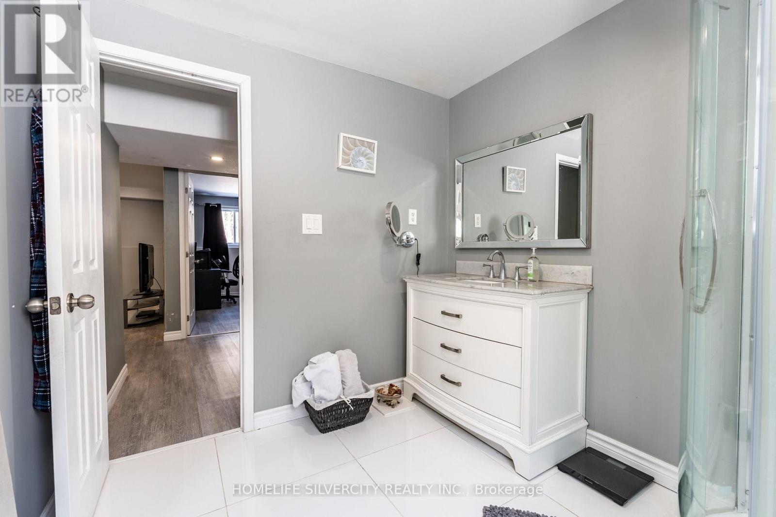 Photo 11 of 8409 Greenfield Crescent, Niagara Falls ON