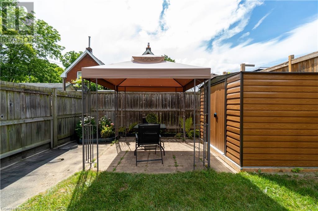 Photo 2 of 182 Durham Street, Brantford ON