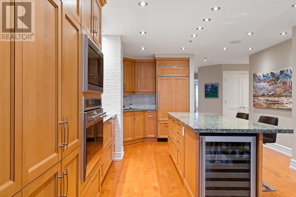 Single Family House High rise for Sale in   Princeton Way SW Eau Claire Calgary 