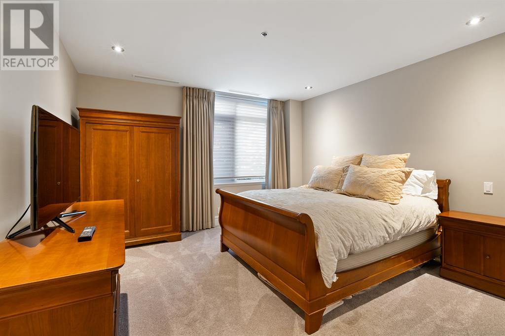 Single Family House High rise for Sale in   Princeton Way SW Eau Claire Calgary 