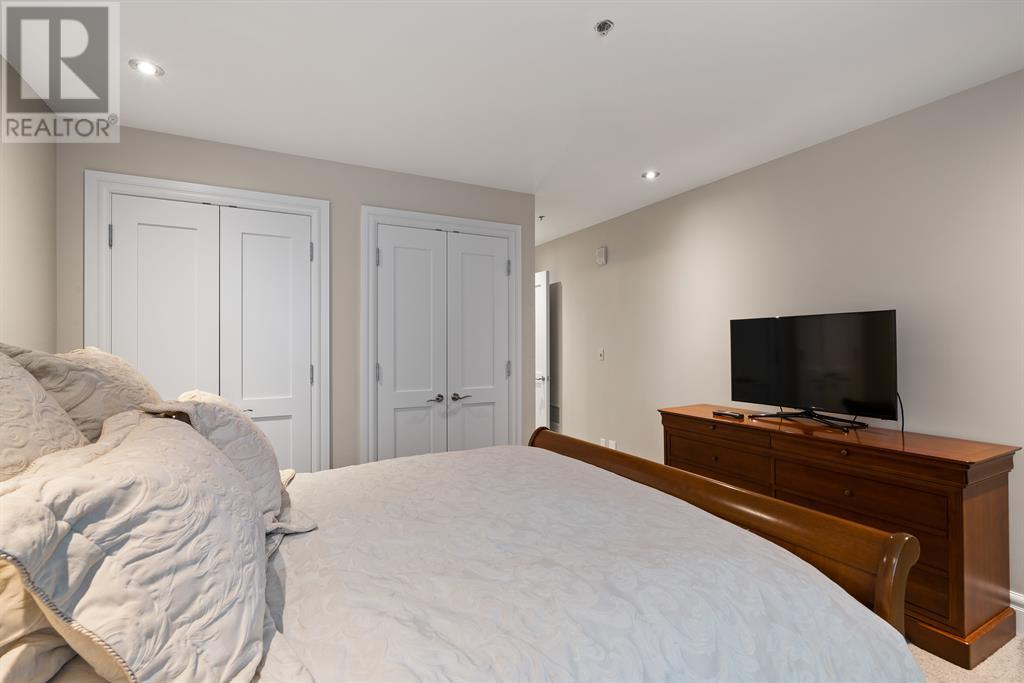 Single Family House High rise for Sale in   Princeton Way SW Eau Claire Calgary 