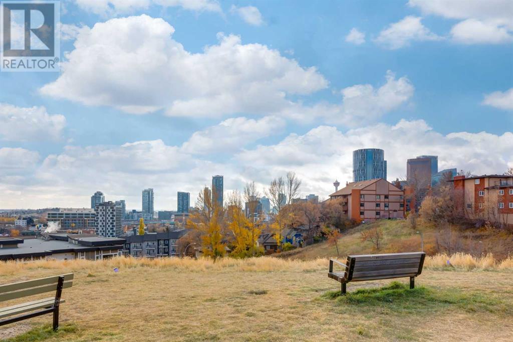Single Family House for Sale in    Street NE Renfrew Calgary 