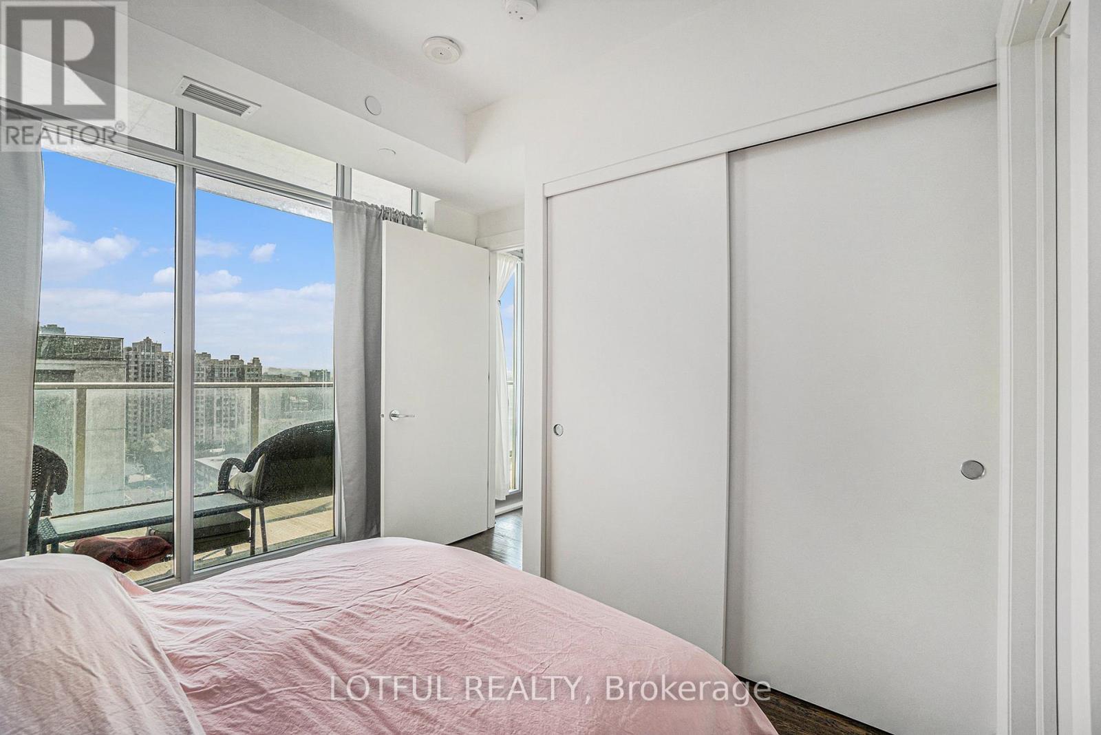 Photo 11 of 1604 255 Bay Street, Ottawa ON