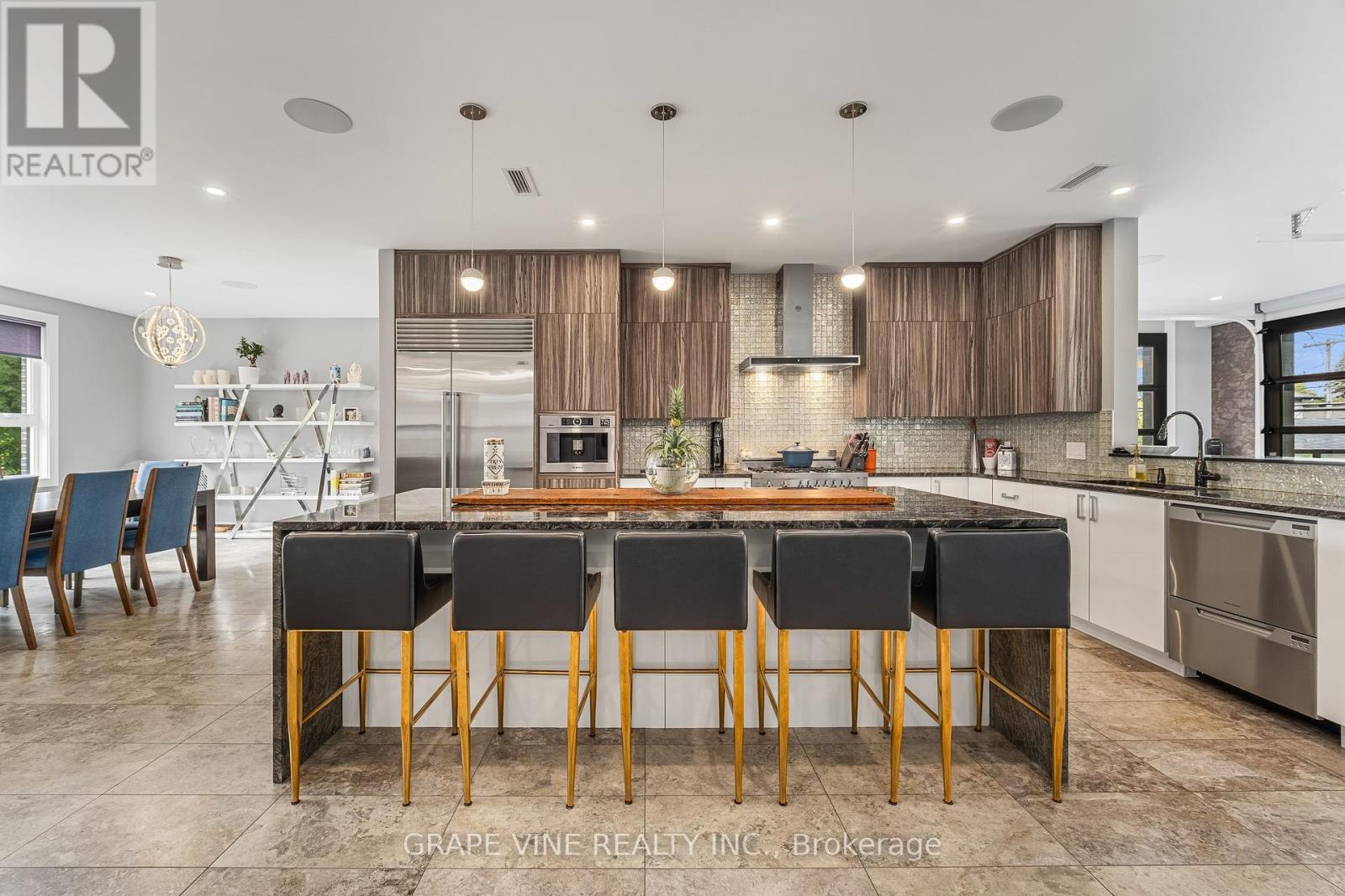 Photo 2 of 315 Crestview Road, Ottawa ON