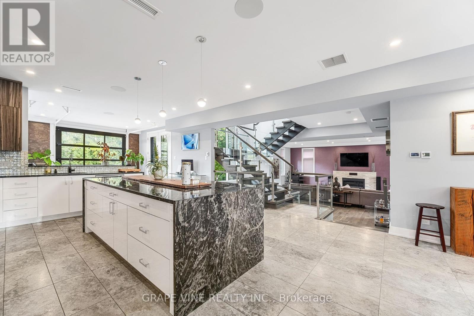 Photo 21 of 315 Crestview Road, Ottawa ON