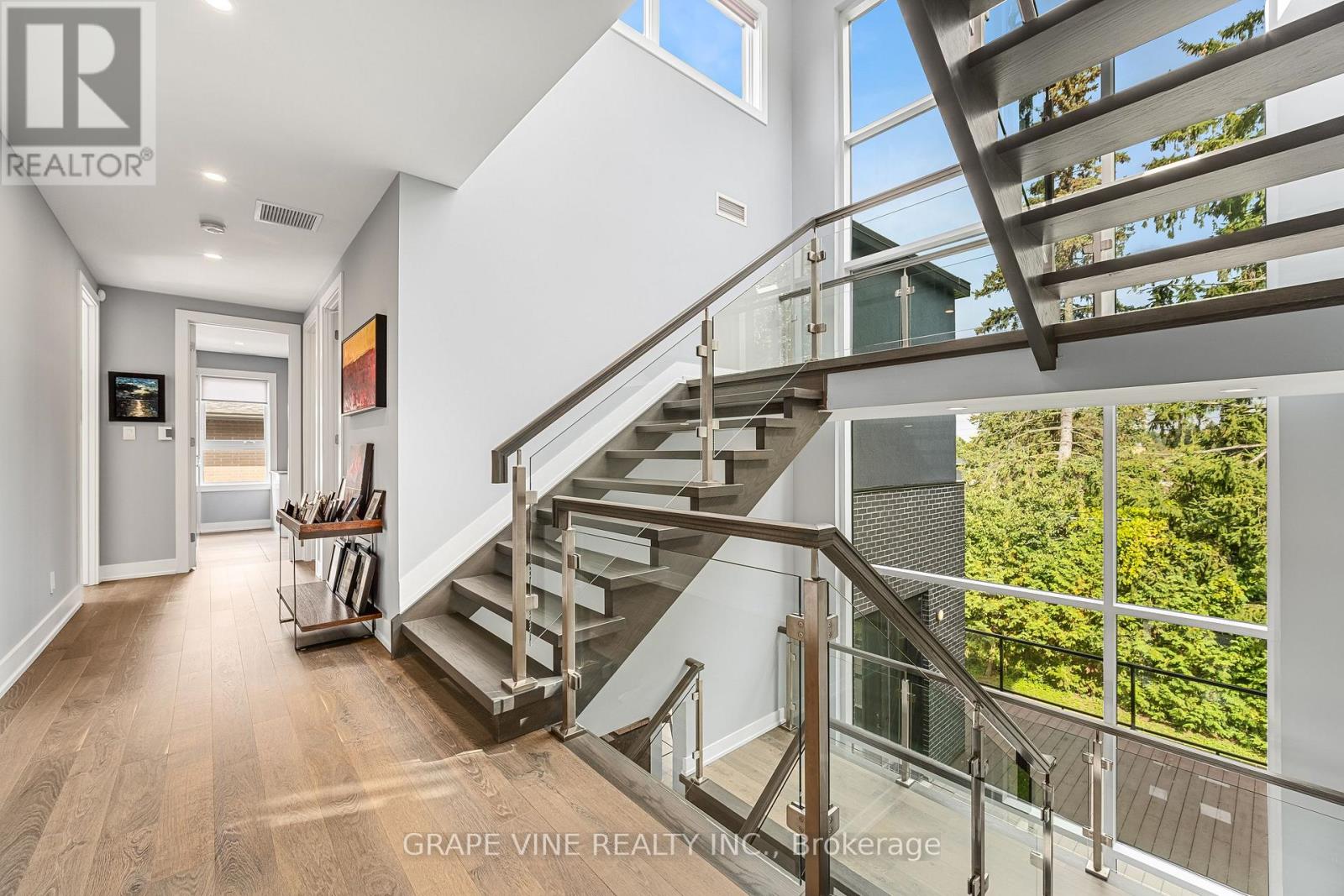 Photo 32 of 315 Crestview Road, Ottawa ON