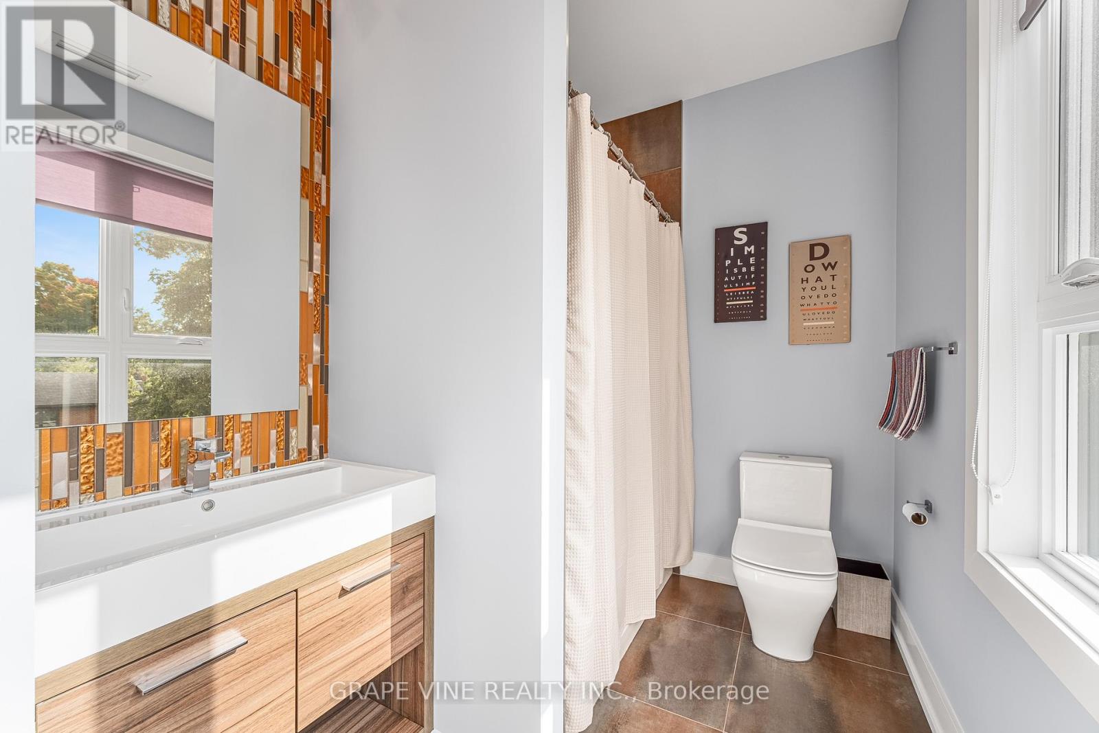 Photo 30 of 315 Crestview Road, Ottawa ON