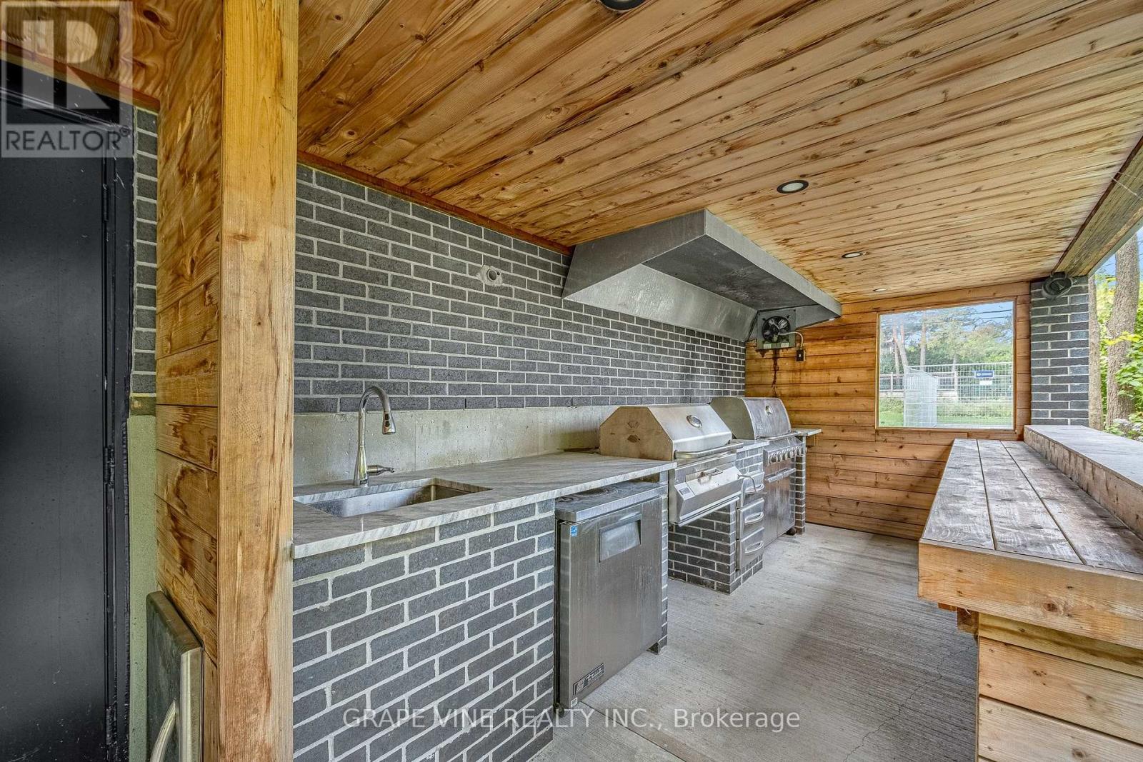 Photo 13 of 315 Crestview Road, Ottawa ON