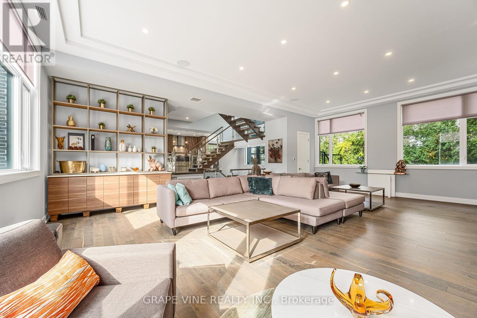 Photo 11 of 315 Crestview Road, Ottawa ON