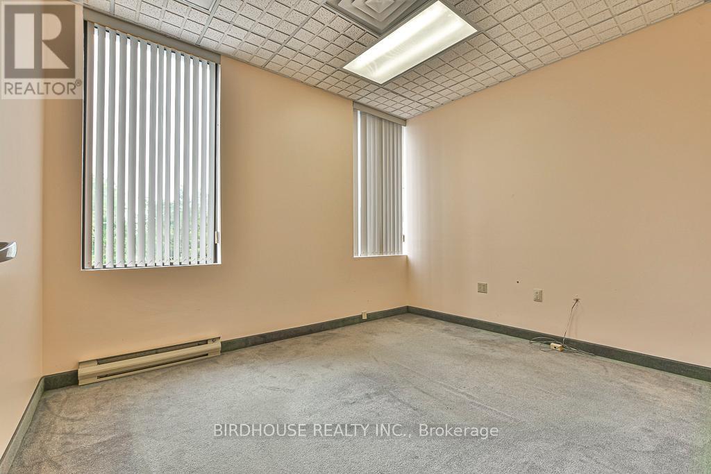 Photo 15 of 3 2200 Sqft 108 Angeline Street S, Kawartha Lakes ON