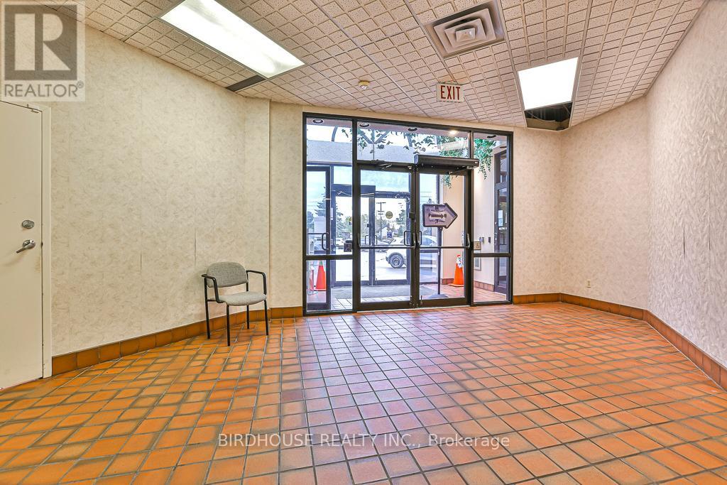 Photo 12 of 3 2200 Sqft 108 Angeline Street S, Kawartha Lakes ON