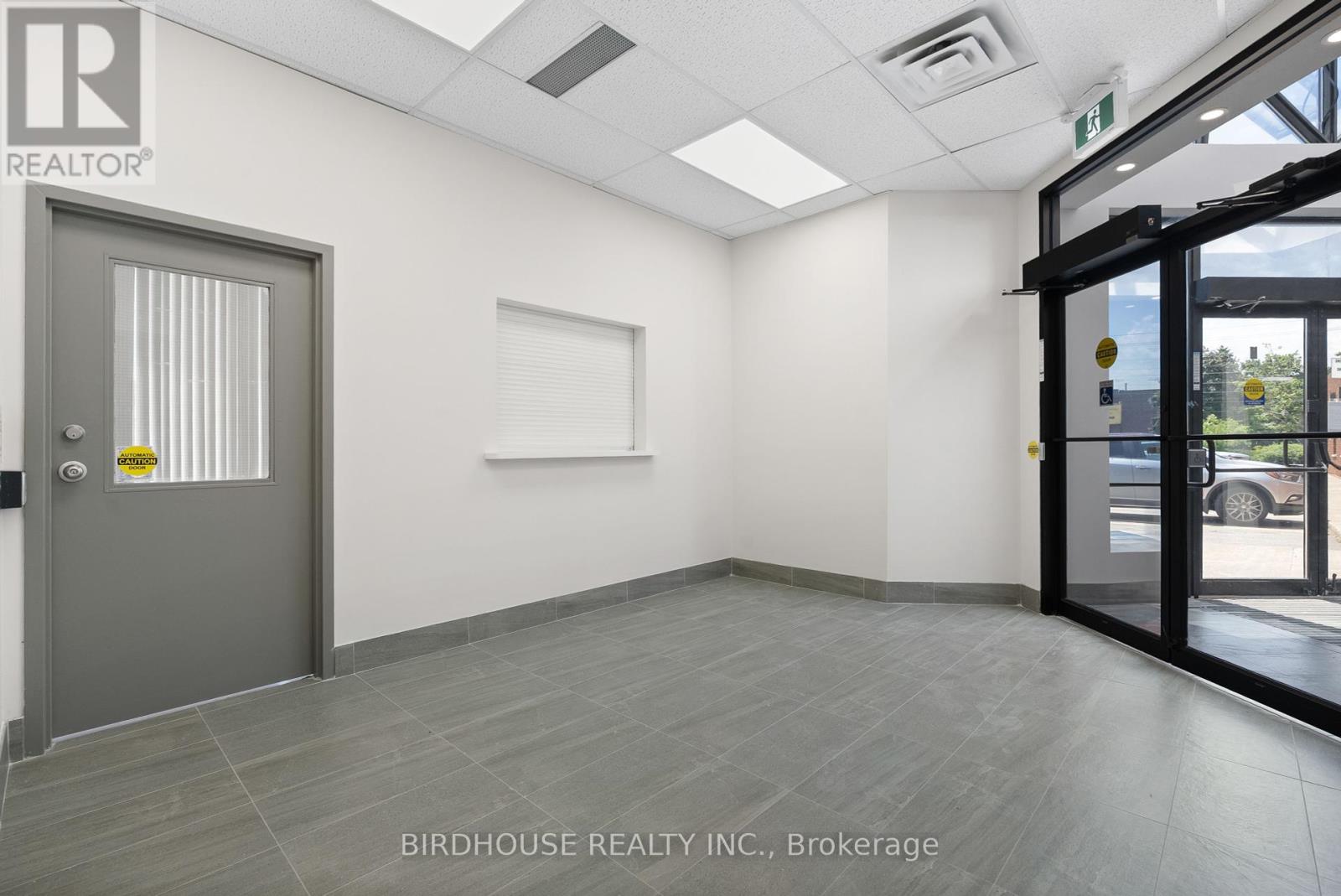 Photo 11 of 3 2200 Sqft 108 Angeline Street S, Kawartha Lakes ON