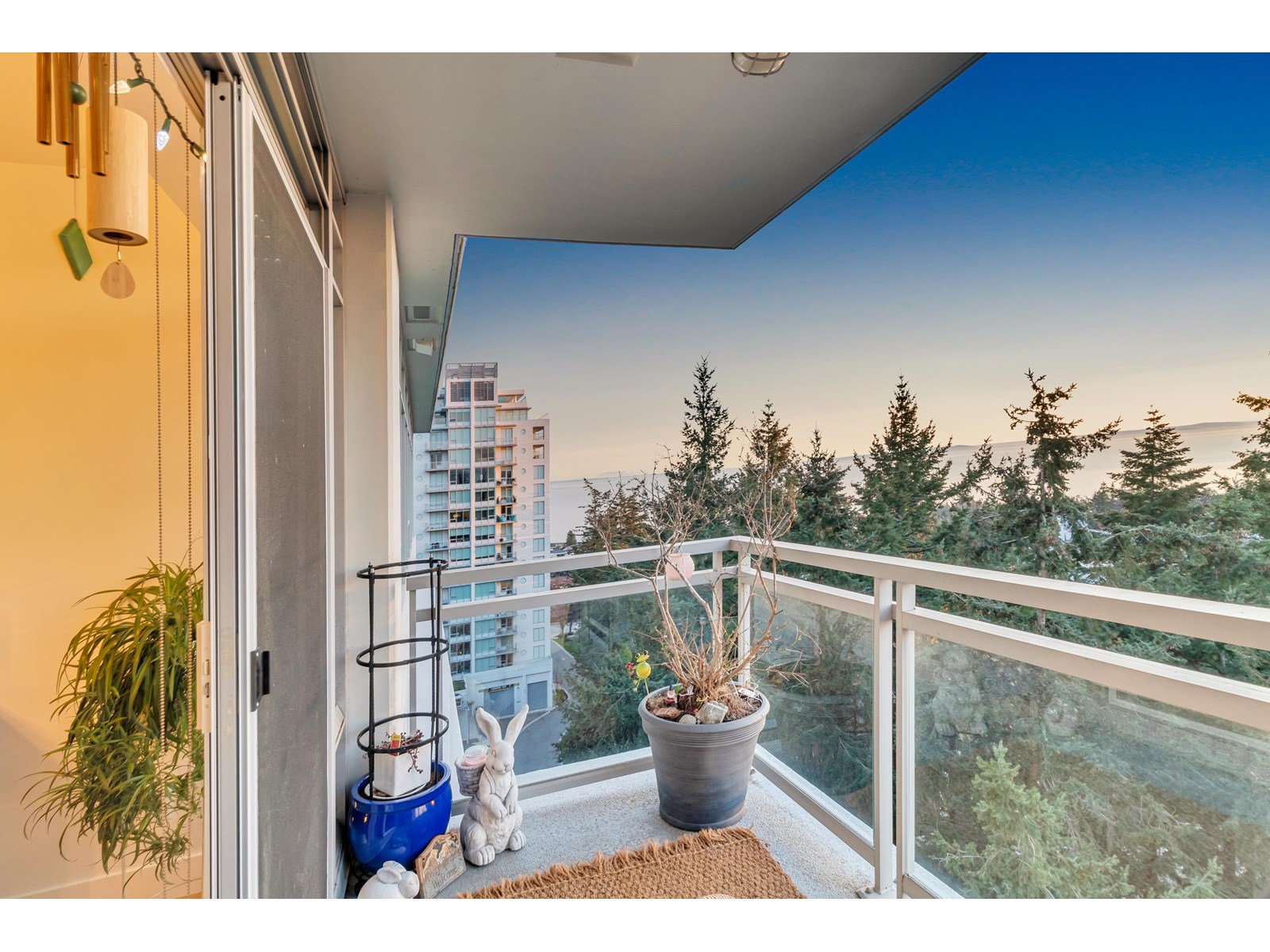 Photo 14 of 1203 15152 Russell Avenue, White Rock BC